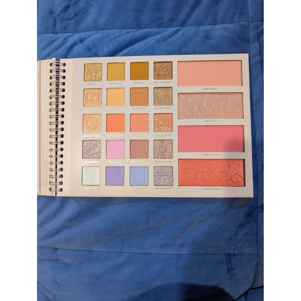P Louise Baddie To Boardroom Face Palette Women Pink CEO Energy Collection